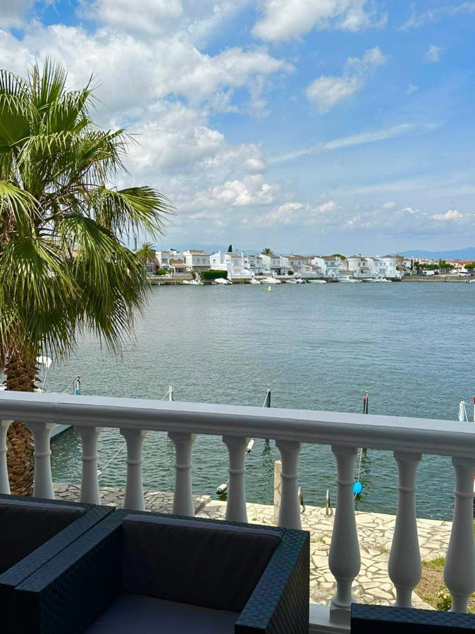 Apartamento En El Canal De Empuriabrava II Apartment Екстериор снимка